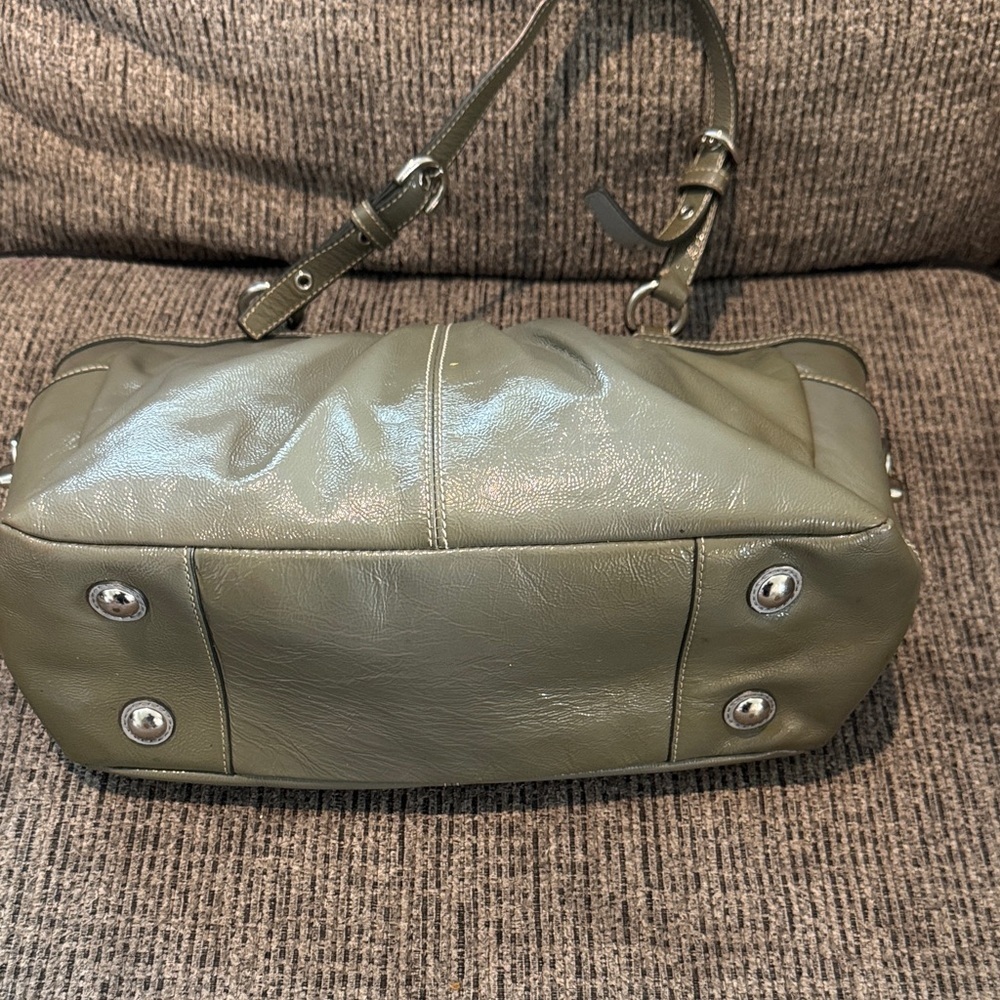 Vintage Coach Metallic Olive Leather Tote - Picture 5 of 9